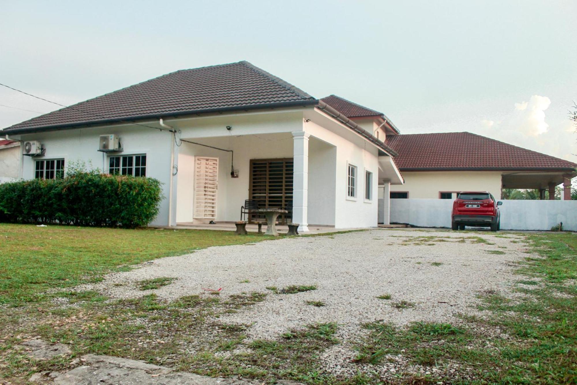 ראוואנג Kundang Villa @ Tasik Biru - 3 Bedrooms Bungalow מראה חיצוני תמונה